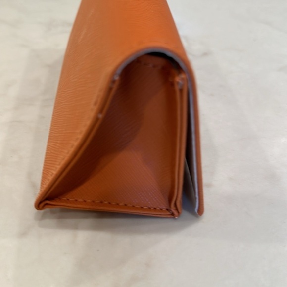 Tory Burch Orange Sunglasses Case Gold Logo NWOT - Picture 6 of 7